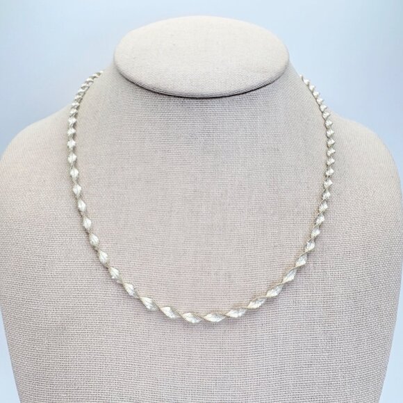 VTG Sterling Silver 925 Twisted Herringbone Chain Necklace Size 18" Length - Picture 1 of 11